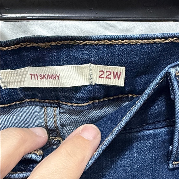 Levi's Women's Distressed Skinny Jeans in Deep Blue - Picture 2 of 9